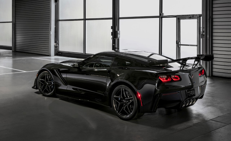 Illustration for article titled The 755 Horsepower 2019 Corvette ZR1 Starts At $119,995